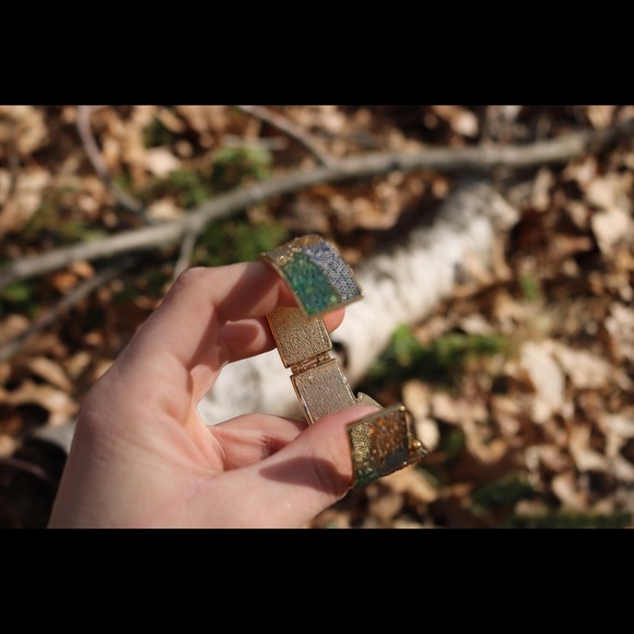 Colorful Gold Beaded Blue Green Fan Shape Open Magnetic Magnet Clasp - Picture 3 of 4